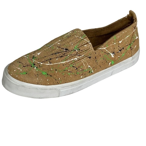 Minnetonka Beige Leather Slip On Sneaker w/ Multi Color Paint Splatter Size 6.5 - Picture 2 of 10